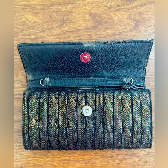 La Regale Clutch - Picture 2 of 3